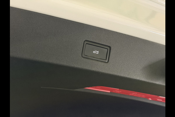 Volkswagen Tayron 1.5 eHybrid R-Line Edition | Trekhaak | H&K Audio | Luxe Leder | Panoramadak | Stoel ventilatie