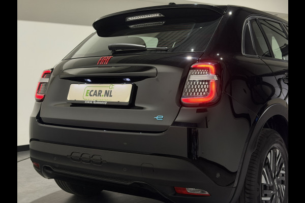 Fiat 600E RED 54 kWh | Apple CarPlay - Android Auto | LED lampen voor & achter | Hill Hold