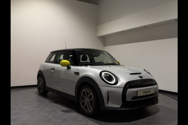 MINI Electric MINI Yours 33 kWh | Panoramadak | Voorstoelen verwarmd | Apple CarPlay - Android Auto