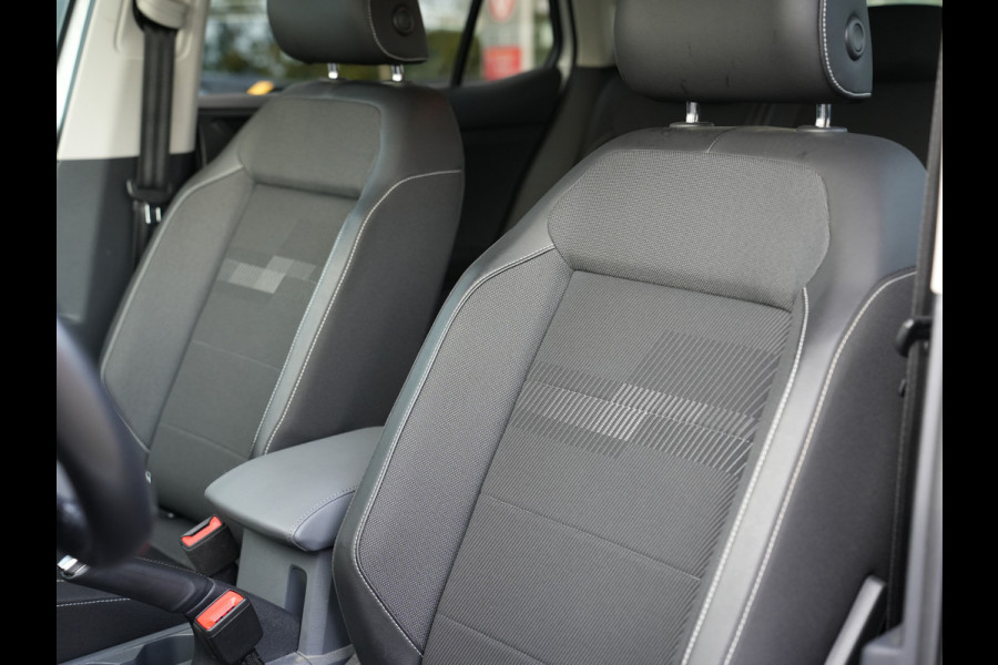 Volkswagen T-Cross 1.0 TSI Life | Cruise control adaptief | LED | Draadloze telefoonlader |