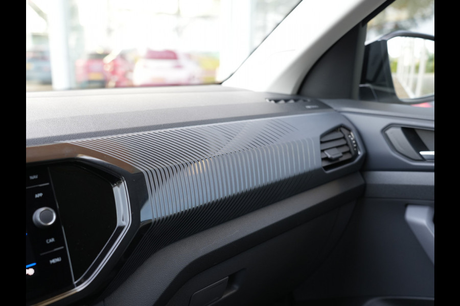 Volkswagen T-Cross 1.0 TSI Life | Cruise control adaptief | LED | Draadloze telefoonlader |