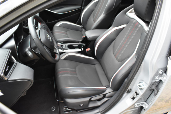 Toyota Corolla 2.0 Hybrid GR-Sport Plus Pano Bi-tone Automaat 10 jaar toyota garantie