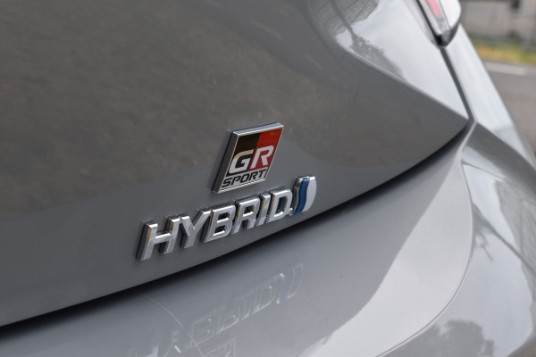 Toyota Corolla 2.0 Hybrid GR-Sport Plus Pano Bi-tone Automaat 10 jaar toyota garantie