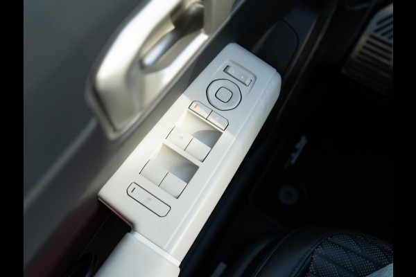 Kia EV4 GT-Line 81.4 kWh | Direct Leverbaar! | Navi. | Clima. | Adapt. Cruise. | Dodehoekassistentie | Stoel&Stuur Verwarming | Glazen Schuif/Kanteldak | Harman Kardon | GT-Line Vegan Lederen Stoelbekleding