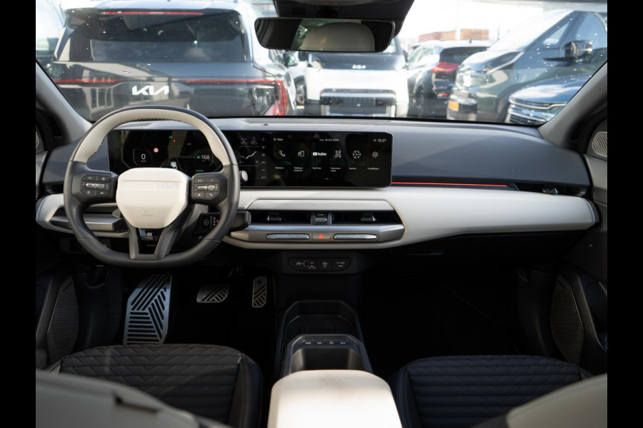 Kia EV4 GT-Line 81.4 kWh | Direct Leverbaar! | Navi. | Clima. | Adapt. Cruise. | Dodehoekassistentie | Stoel&Stuur Verwarming | Glazen Schuif/Kanteldak | Harman Kardon | GT-Line Vegan Lederen Stoelbekleding