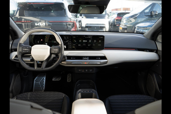 Kia EV4 GT-Line 81.4 kWh | Direct Leverbaar! | Navi. | Clima. | Adapt. Cruise. | Dodehoekassistentie | Stoel&Stuur Verwarming | Glazen Schuif/Kanteldak | Harman Kardon | GT-Line Vegan Lederen Stoelbekleding