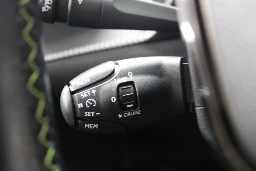 Peugeot 208 1.2 PureTech GT Stoelverw|Side assist|Carplay|Cruise