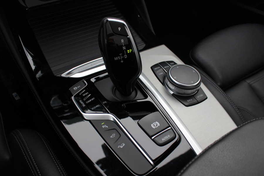 BMW X4 xDrive20i High Exe. M Sport / Panoramadak / 360Camera / Leder / 20'' / Harman Kardon / Navigatie / Dodehoek / DAB / Stoelverwarming / ACC