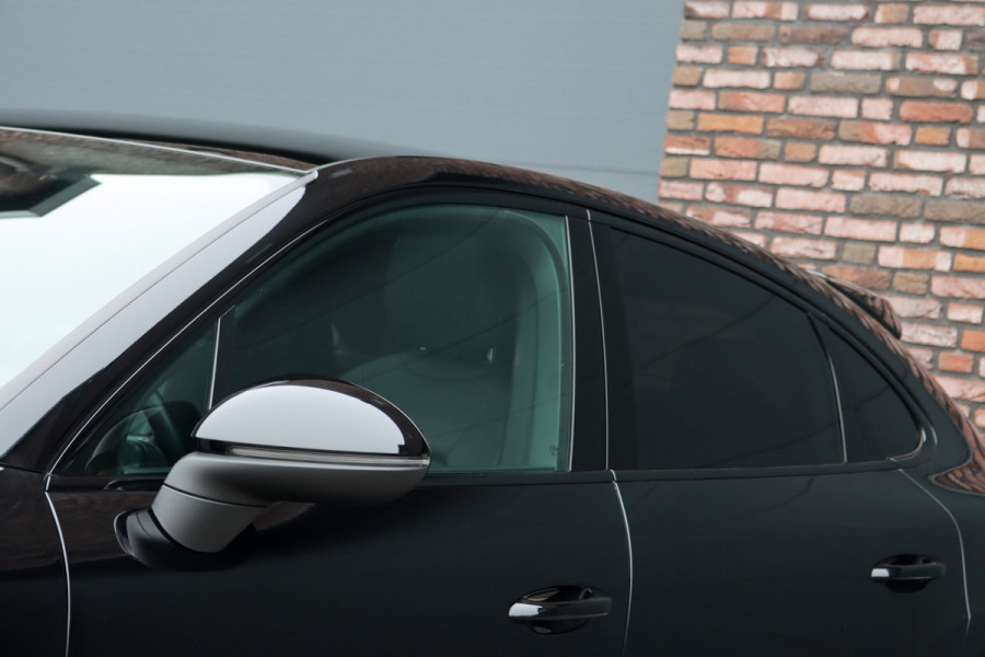 Porsche Cayenne Coupé 3.0 Aut8 | Luchtvering | Panoramadak | BOSE | Trekhaak | Leder | Memory | Stoelverwarming V+A | PDLS | Sport-Chrono-pakket | Soft-Close | Verwarmd Stuurwiel |