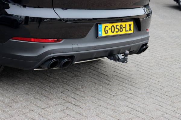 Porsche Cayenne Coupé 3.0 Aut8 | Luchtvering | Panoramadak | BOSE | Trekhaak | Leder | Memory | Stoelverwarming V+A | PDLS | Sport-Chrono-pakket | Soft-Close | Verwarmd Stuurwiel |