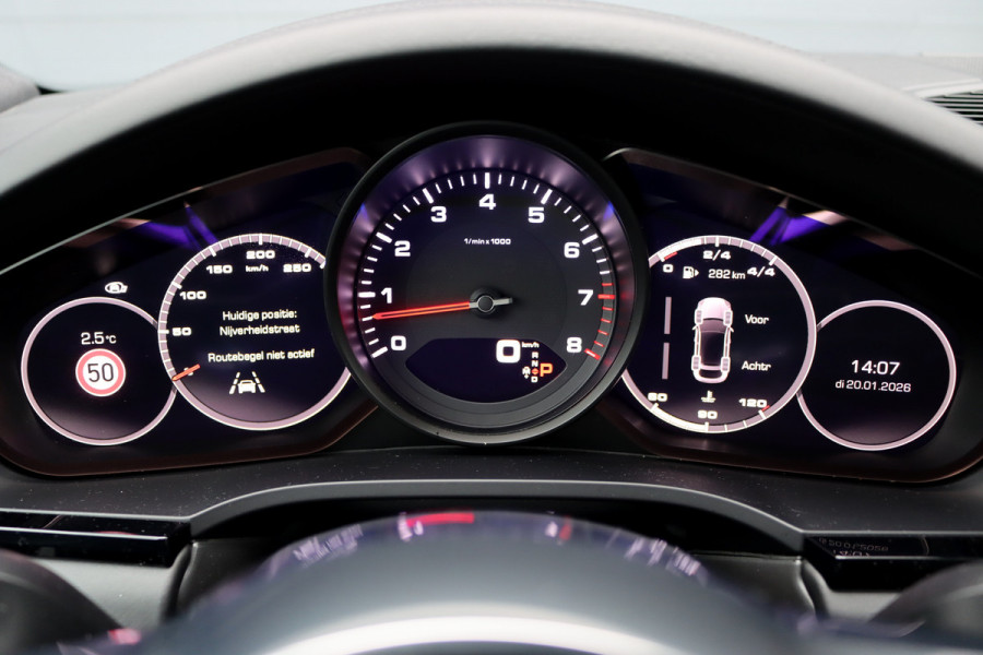 Porsche Cayenne Coupé 3.0 Aut8 | Luchtvering | Panoramadak | BOSE | Trekhaak | Leder | Memory | Stoelverwarming V+A | PDLS | Sport-Chrono-pakket | Soft-Close | Verwarmd Stuurwiel |
