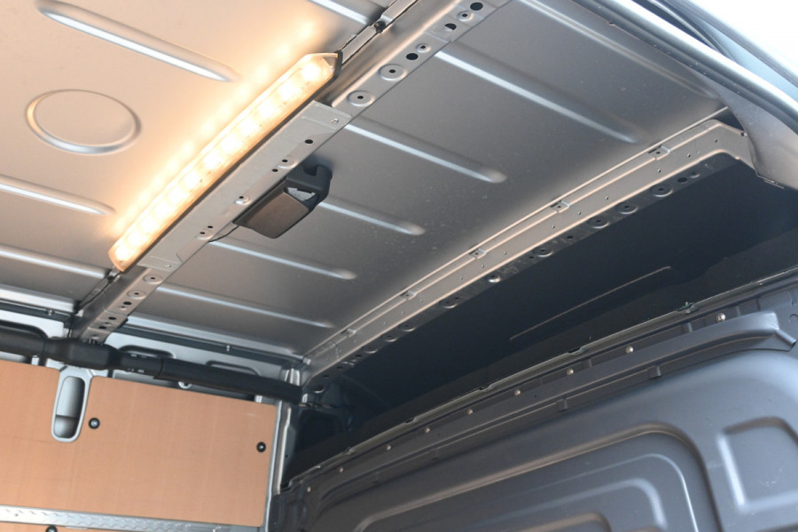 Mercedes-Benz Sprinter 317 CDI L2H2 Pro LED, Geveerde stoel, Navigatie met camera