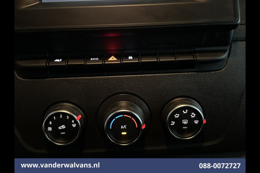 Renault Master 2.3 dCi 136pk L2H2 Euro6 Airco | Navigatie | Camera | Trekhaak | Cruisecontrol Parkeersensoren, Bijrijdersbank