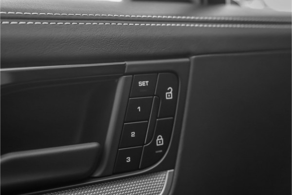 Porsche Cayenne Coupé 3.0 E-Hybrid Sport Design Pano ACC Stoelventilatie 18-wegs Bose 22"