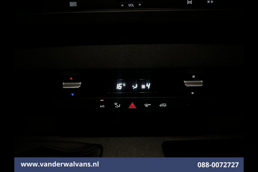 Mercedes-Benz Sprinter 317 CDI 170pk L2H2 Euro6 Airco | 360 graden Camera | Apple Carplay | Cruisecontrol | Stoelverwarming Android Auto, Chauffeursstoel, Parkeersensoren, Bijrijdersbank