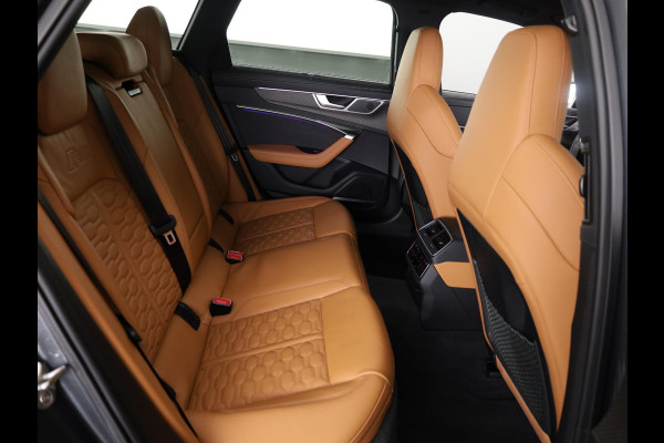 Audi RS6 Avant 4.0 TFSI quattro 600pk | Panoramadak | Keramische remmen | Head up Display | B&O | Servo sluiting | Vierwiel besturing |