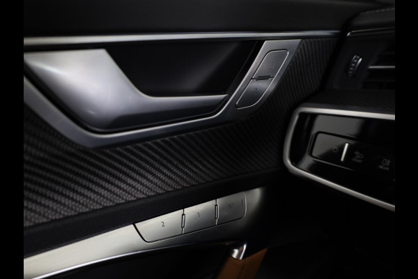 Audi RS6 Avant 4.0 TFSI quattro 600pk | Panoramadak | Keramische remmen | Head up Display | B&O | Servo sluiting | Vierwiel besturing |