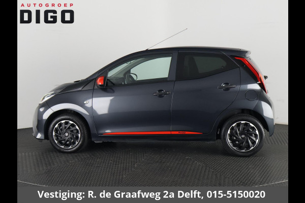Toyota Aygo 1.0 VVT-i X-Fun Sport + Coral Red Pack | Airco | Privacy Glass | Elektrische ramen |