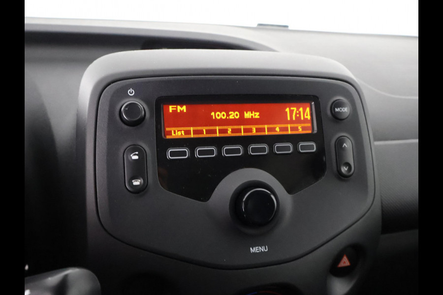 Toyota Aygo 1.0 VVT-i X-Fun Sport + Coral Red Pack | Airco | Privacy Glass | Elektrische ramen |