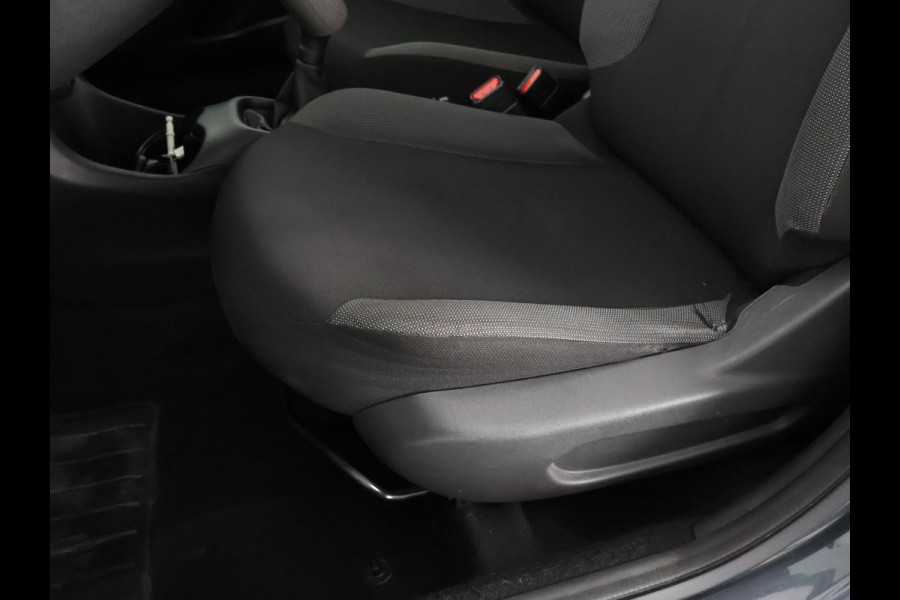 Toyota Aygo 1.0 VVT-i X-Fun Sport + Coral Red Pack | Airco | Privacy Glass | Elektrische ramen |