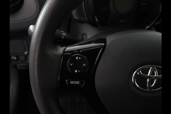 Toyota Aygo 1.0 VVT-i X-Fun Sport + Coral Red Pack | Airco | Privacy Glass | Elektrische ramen |