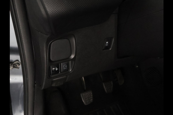 Toyota Aygo 1.0 VVT-i X-Fun Sport + Coral Red Pack | Airco | Privacy Glass | Elektrische ramen |