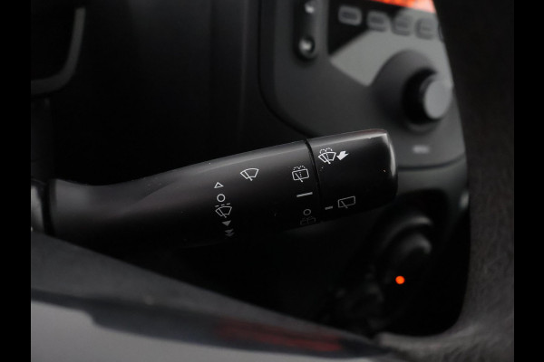 Toyota Aygo 1.0 VVT-i X-Fun Sport + Coral Red Pack | Airco | Privacy Glass | Elektrische ramen |