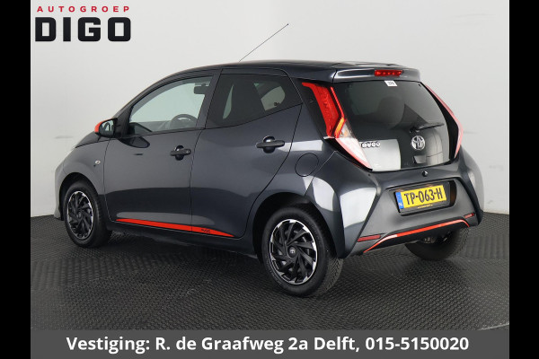 Toyota Aygo 1.0 VVT-i X-Fun Sport + Coral Red Pack | Airco | Privacy Glass | Elektrische ramen |