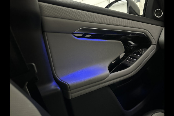 Land Rover Range Rover Evoque 1.5 P300e AWD R-Dynamic | Panorama | Leder | Meridian-Sound | Black-Optic | Sfeerverlichting | Stoelverwarming | Stuurverwarming | Camera | Elek. Achterklep | Voorruit Verwarming | Elektrische Stoelen | Lane Assist |