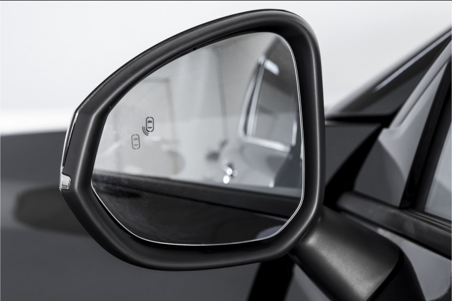 Lynk & Co 01 1.5 PHEV 261PK MY22 | Black Pakket | 360 Camera  | 7.4 kWh Boordlader | S/K-panodak | Adapt. Cruise | Memory | Elek. klep | LM 20" | 2378