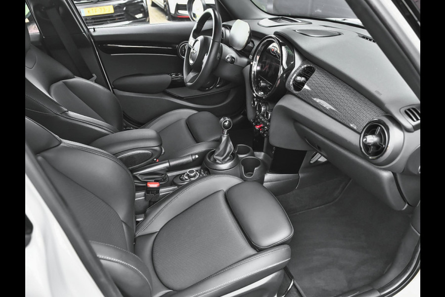 MINI 5-deurs 1.5 Cooper Business Edition Leer Camera Led Navi Cruise
