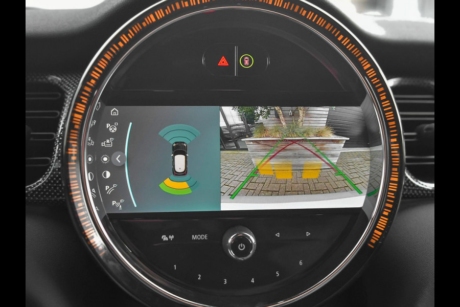 MINI 5-deurs 1.5 Cooper Business Edition Leer Camera Led Navi Cruise