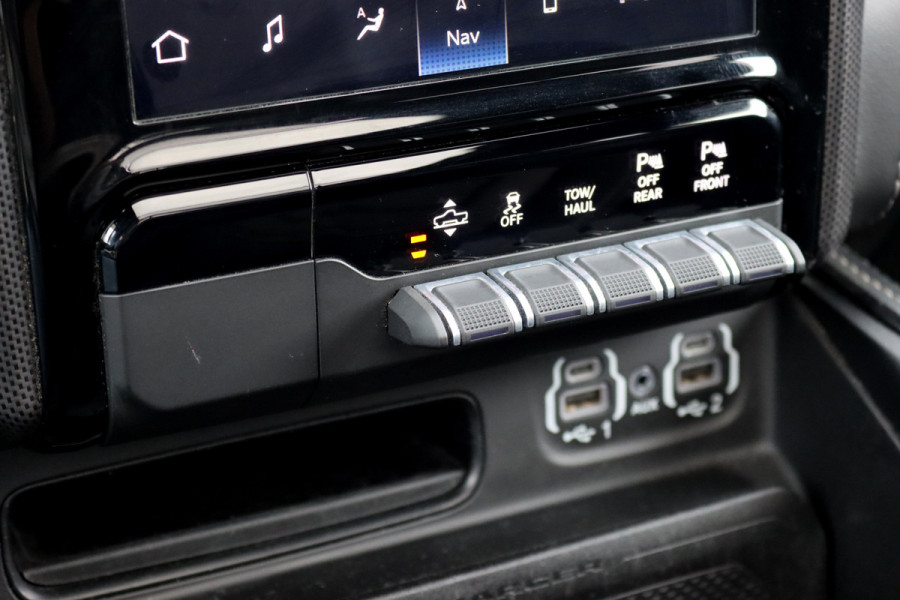 Dodge Ram 1500 5.7 V8 4x4 Crew Cab Limited | Prins-LPG | Luchtvering | Stoelventilatie V+A | Trekhaak | Panoramadak | ACC | Android Auto/Apple Carplay | HUD | Harman&Kardon | Surround Camera |