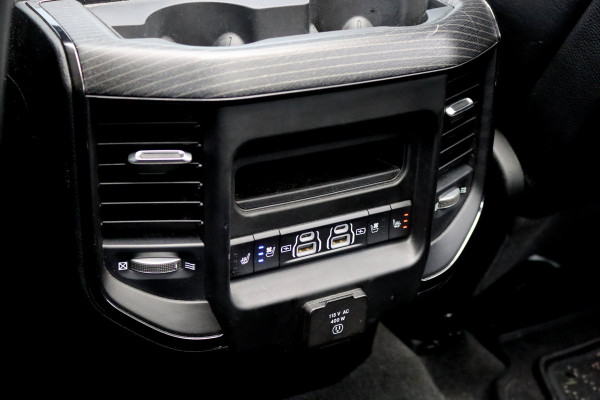 Dodge Ram 1500 5.7 V8 4x4 Crew Cab Limited | Prins-LPG | Luchtvering | Stoelventilatie V+A | Trekhaak | Panoramadak | ACC | Android Auto/Apple Carplay | HUD | Harman&Kardon | Surround Camera |