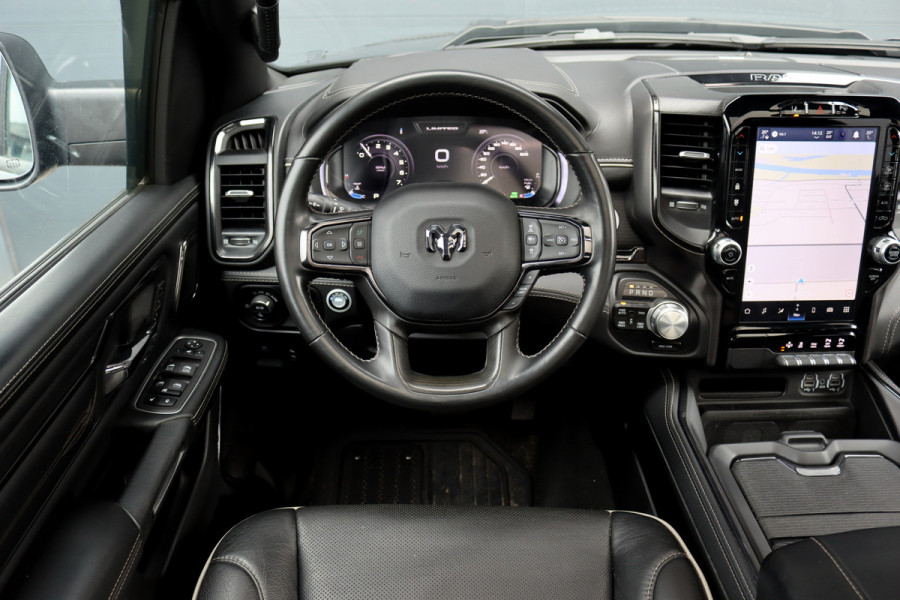 Dodge Ram 1500 5.7 V8 4x4 Crew Cab Limited | Prins-LPG | Luchtvering | Stoelventilatie V+A | Trekhaak | Panoramadak | ACC | Android Auto/Apple Carplay | HUD | Harman&Kardon | Surround Camera |