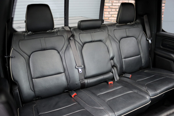 Dodge Ram 1500 5.7 V8 4x4 Crew Cab Limited | Prins-LPG | Luchtvering | Stoelventilatie V+A | Trekhaak | Panoramadak | ACC | Android Auto/Apple Carplay | HUD | Harman&Kardon | Surround Camera |