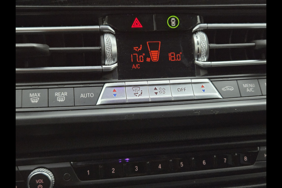 BMW 1-serie 118i Executive Edition Sportline | Cruise Contol | Ambiance Verlichting | Navigatie | Keyless | Parkeersensoren | Climate Control | LED | BTW