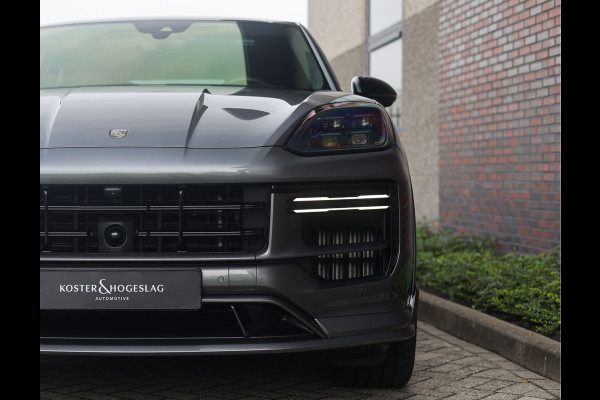 Porsche Cayenne Coupé 4.0 Turbo E-Hybrid | Techart - Pano - Trekhaak - Sport Chrono