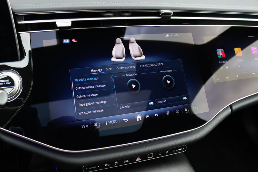 Mercedes-Benz E-Klasse Estate 300 e AMG Line | Hyperscreen | Distronic+ | Nappa Leder | Burmester | Massage | Stoelventilatie | Digital Light | Trekhaak | Pamoramdak | HUD | Verwarmd Stuurwiel |