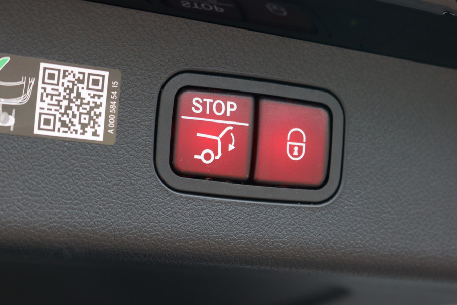 Mercedes-Benz E-Klasse Estate 300 e AMG Line | Hyperscreen | Distronic+ | Nappa Leder | Burmester | Massage | Stoelventilatie | Digital Light | Trekhaak | Pamoramdak | HUD | Verwarmd Stuurwiel |