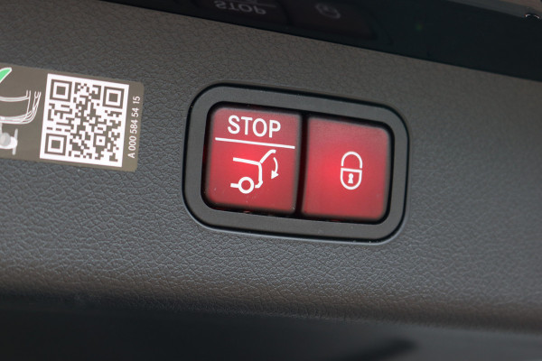Mercedes-Benz E-Klasse Estate 300 e AMG Line | Hyperscreen | Distronic+ | Nappa Leder | Burmester | Massage | Stoelventilatie | Digital Light | Trekhaak | Pamoramdak | HUD | Verwarmd Stuurwiel |