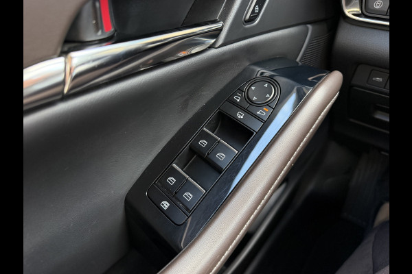 Mazda CX-30 2.0 e-SkyActiv-X M Hybrid Comfort / Keyless / Trekhaak / 18"LM / Carplay / Navi / PDC + Camera