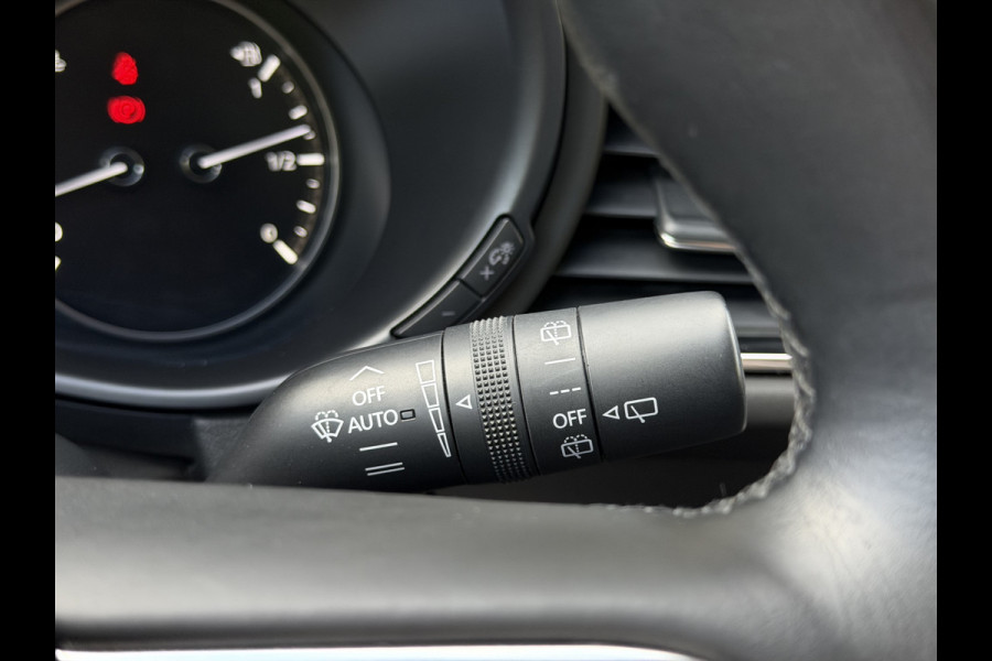 Mazda CX-30 2.0 e-SkyActiv-X M Hybrid Comfort / Keyless / Trekhaak / 18"LM / Carplay / Navi / PDC + Camera