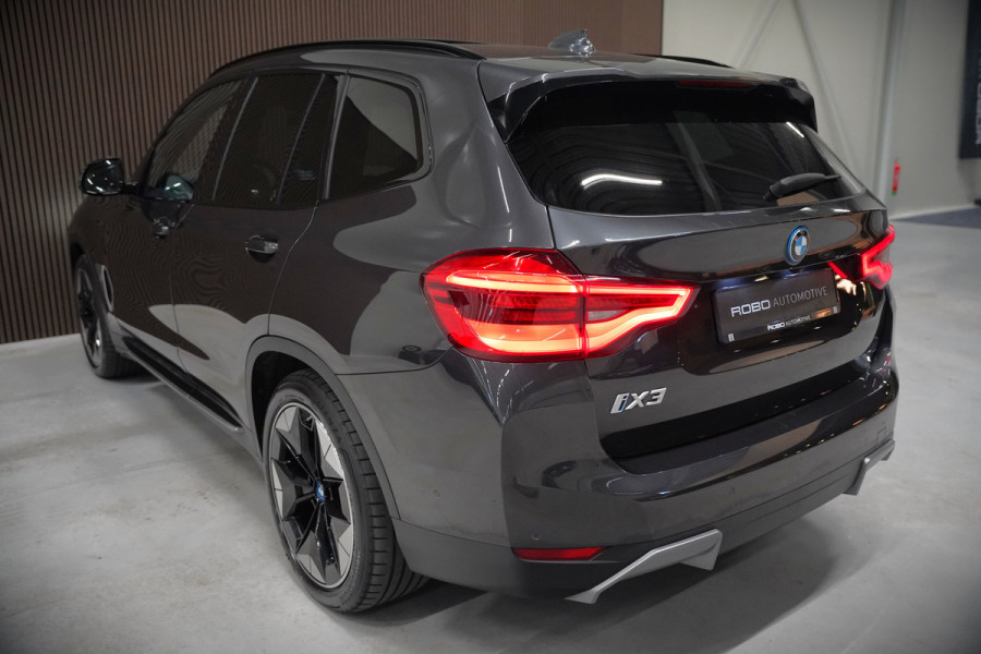 BMW iX3 High Executive 80 kWh | Panoramadak | Harman Kardon | Head-Up Display | Adaptive Cruise Control | Stoelverwarming | Dodehoekdetectie | Keyless | Trekhaak | 360 Camera | Ambiance Verlichting |