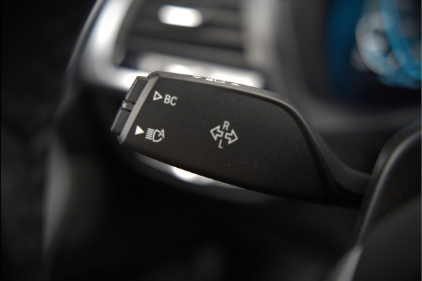 BMW iX3 High Executive 80 kWh | Panoramadak | Harman Kardon | Head-Up Display | Adaptive Cruise Control | Stoelverwarming | Dodehoekdetectie | Keyless | Trekhaak | 360 Camera | Ambiance Verlichting |