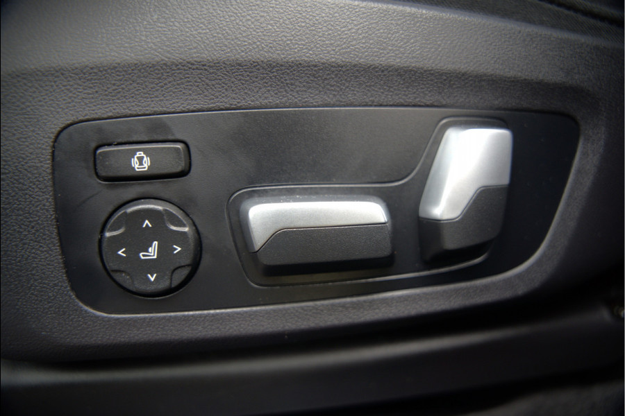BMW iX3 High Executive 80 kWh | Panoramadak | Harman Kardon | Head-Up Display | Adaptive Cruise Control | Stoelverwarming | Dodehoekdetectie | Keyless | Trekhaak | 360 Camera | Ambiance Verlichting |