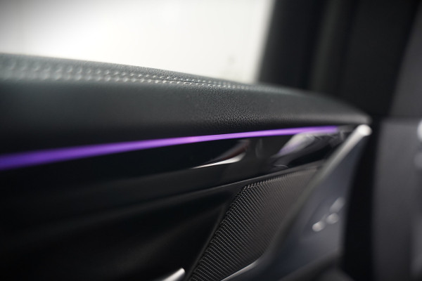 BMW iX3 High Executive 80 kWh | Panoramadak | Harman Kardon | Head-Up Display | Adaptive Cruise Control | Stoelverwarming | Dodehoekdetectie | Keyless | Trekhaak | 360 Camera | Ambiance Verlichting |