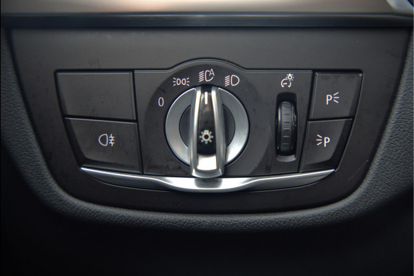 BMW iX3 High Executive 80 kWh | Panoramadak | Harman Kardon | Head-Up Display | Adaptive Cruise Control | Stoelverwarming | Dodehoekdetectie | Keyless | Trekhaak | 360 Camera | Ambiance Verlichting |