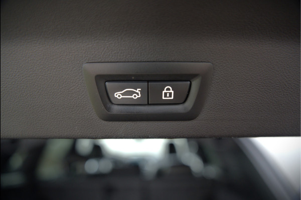 BMW iX3 High Executive 80 kWh | Panoramadak | Harman Kardon | Head-Up Display | Adaptive Cruise Control | Stoelverwarming | Dodehoekdetectie | Keyless | Trekhaak | 360 Camera | Ambiance Verlichting |