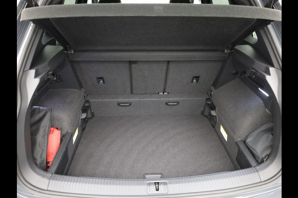 Volkswagen Tiguan 1.5 TSI R-Line Business+ | Trekhaak wegkl. | 20" | Elk. A-klep | IQ Light | Camera | Prijs Rijklaar!!
